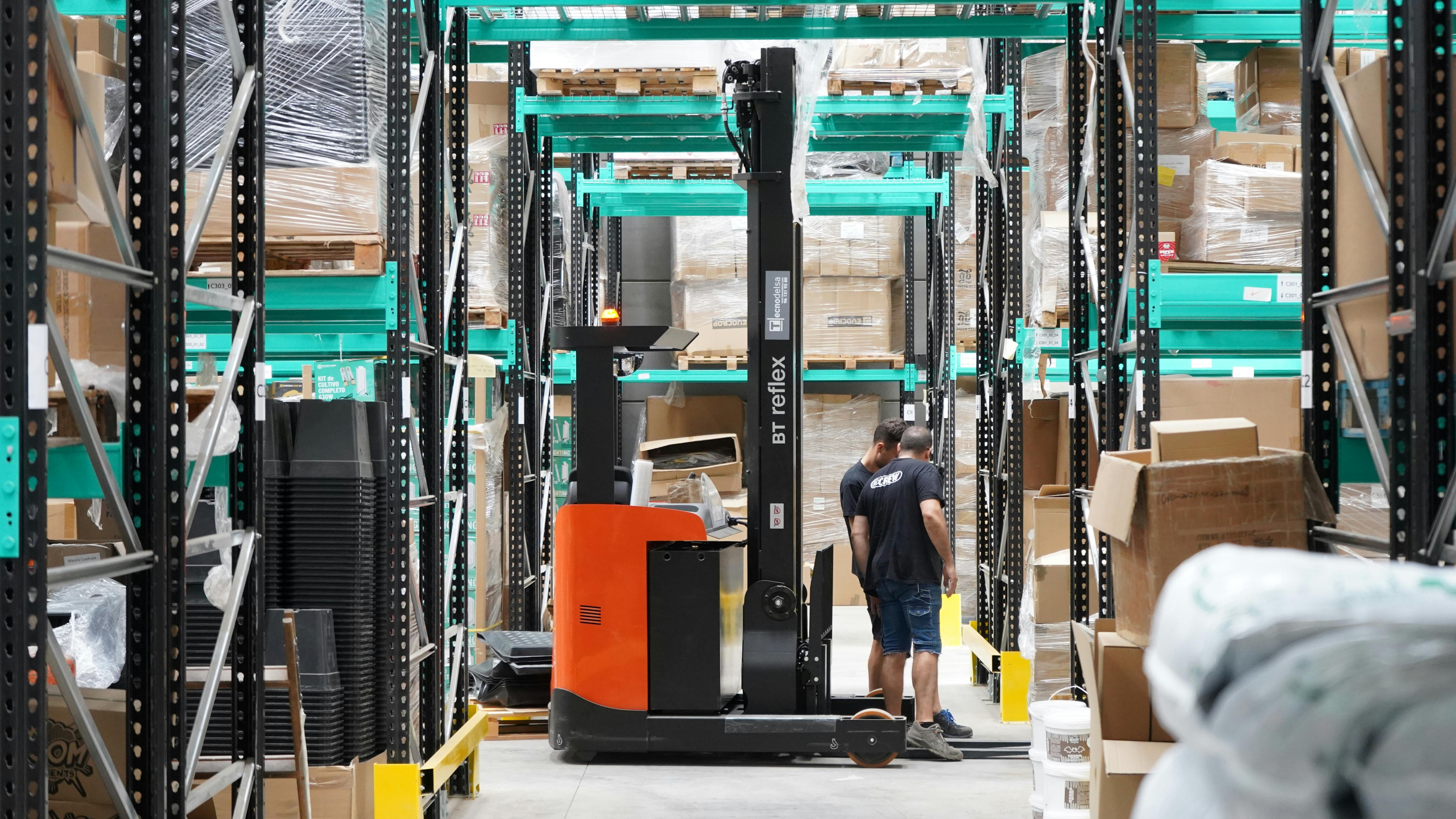 Supply chain management Bahrain for logistics planning and optimization